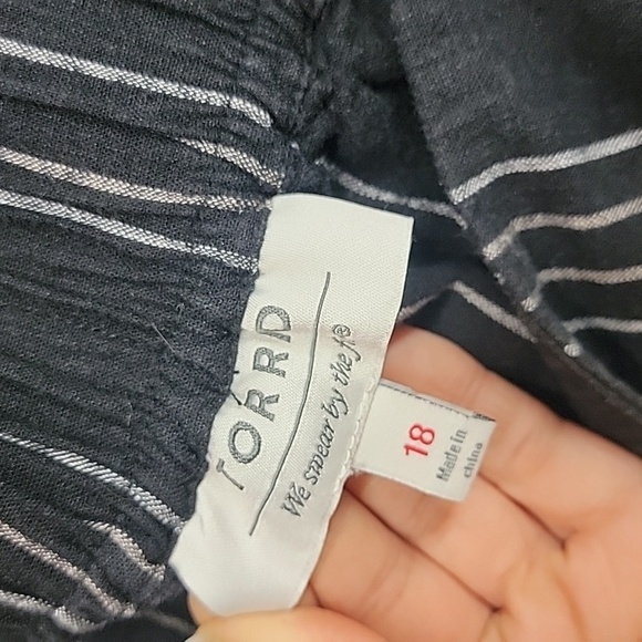 Torrid Size 18 Elastic Waist Black Pinstripe Linen Culotte Pant - Picture 9 of 16